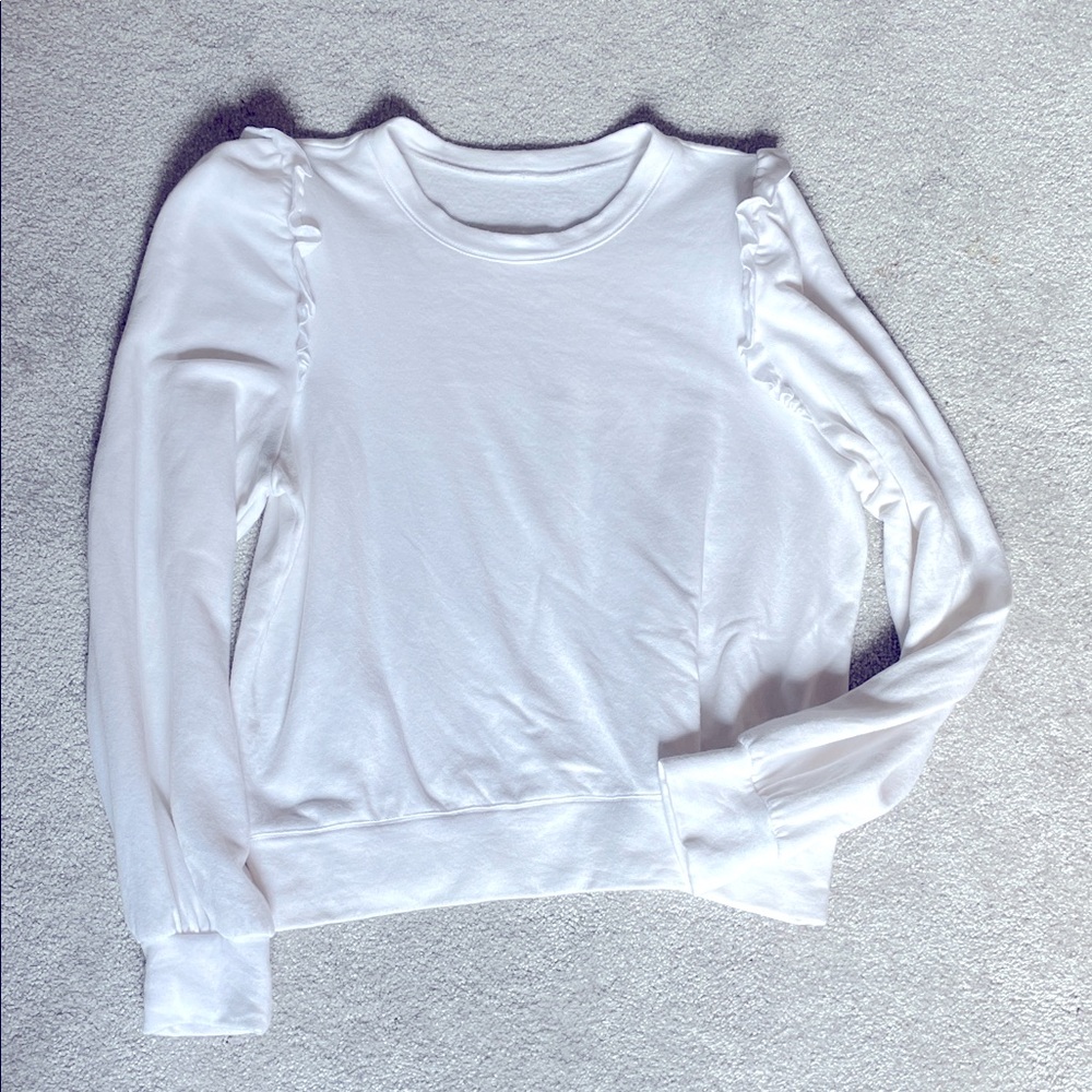 XL Women's White Ruffle Sleeve sweatshirt